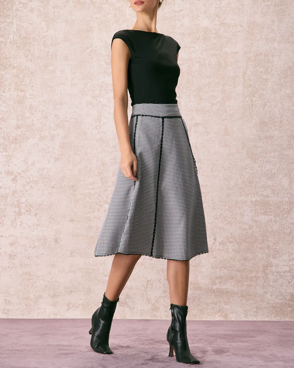 Versatile business midi skirt