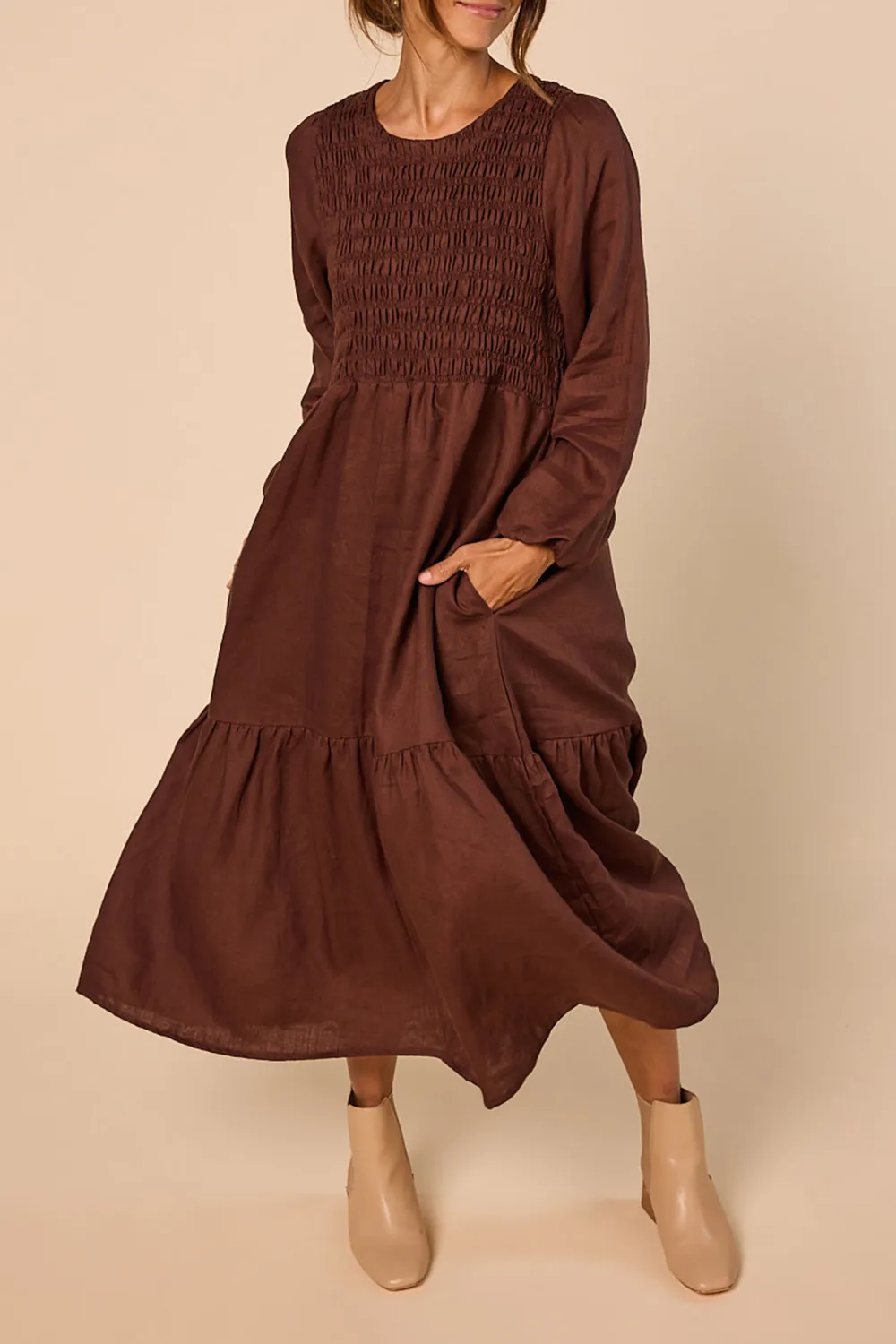 Minden Linen Shirred Long Sleeve Dress in Raisin