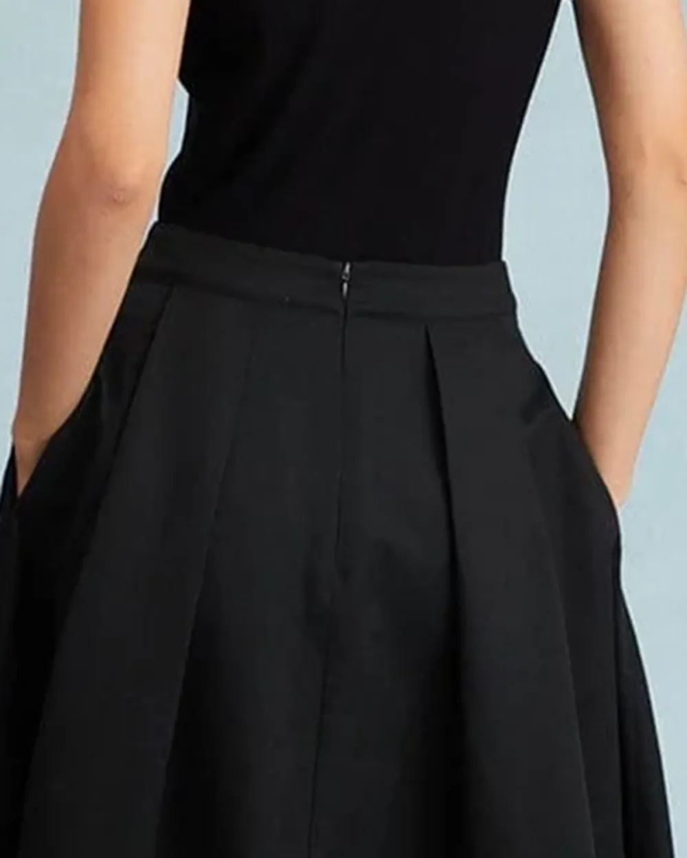 Simple pure black comfortable skirt