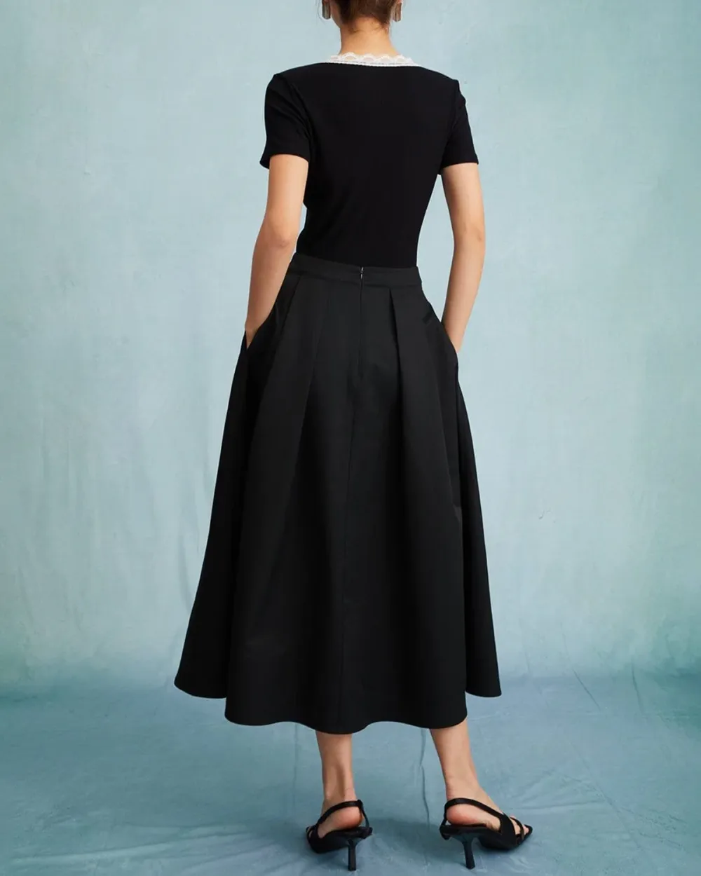 Simple pure black comfortable skirt