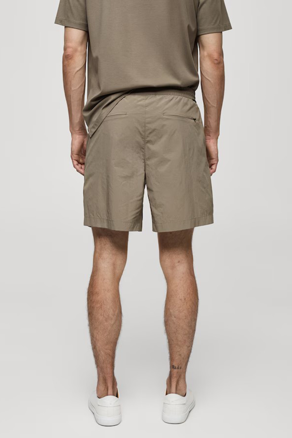 Water-repellent bermuda shorts with drawstring