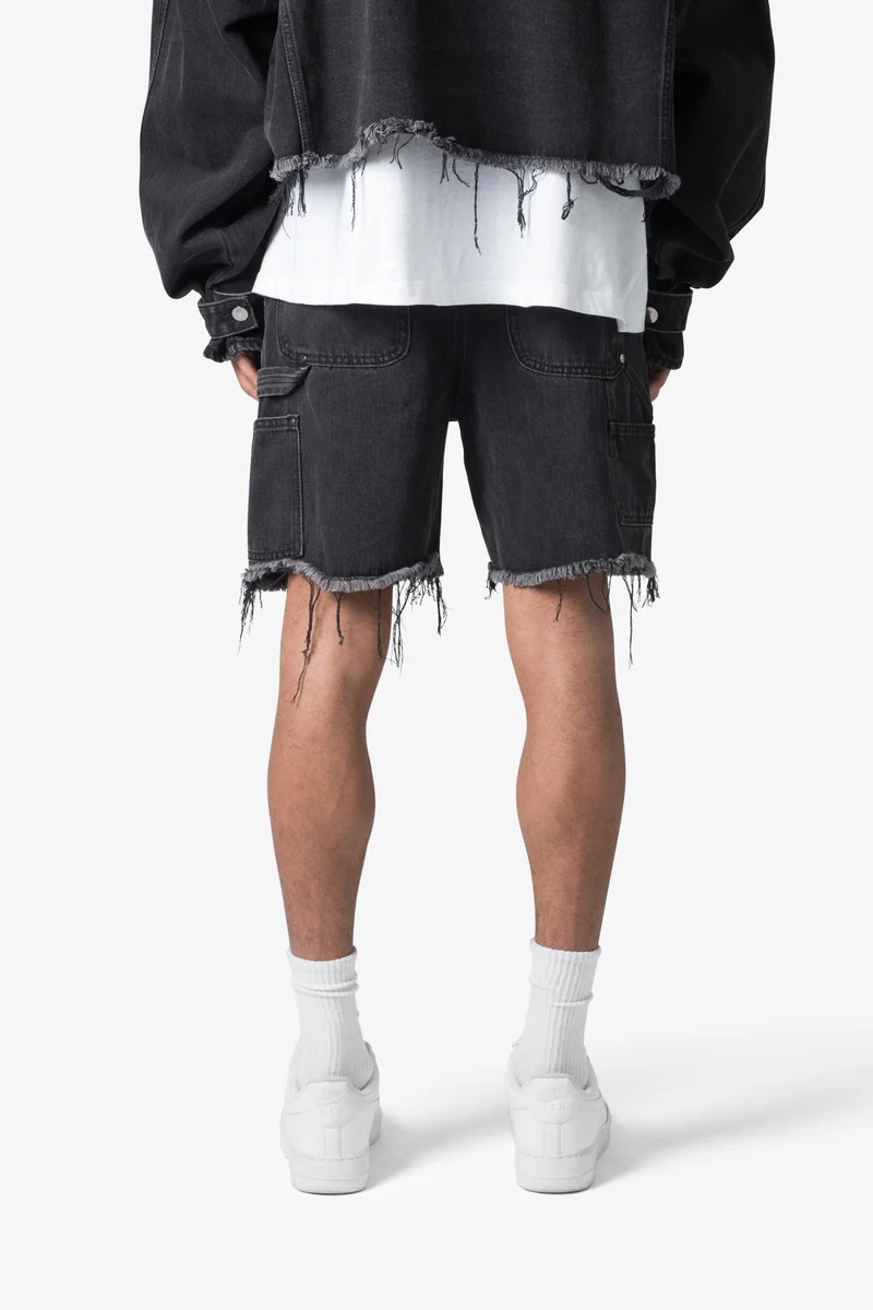 FRAYED DENIM SHORTS