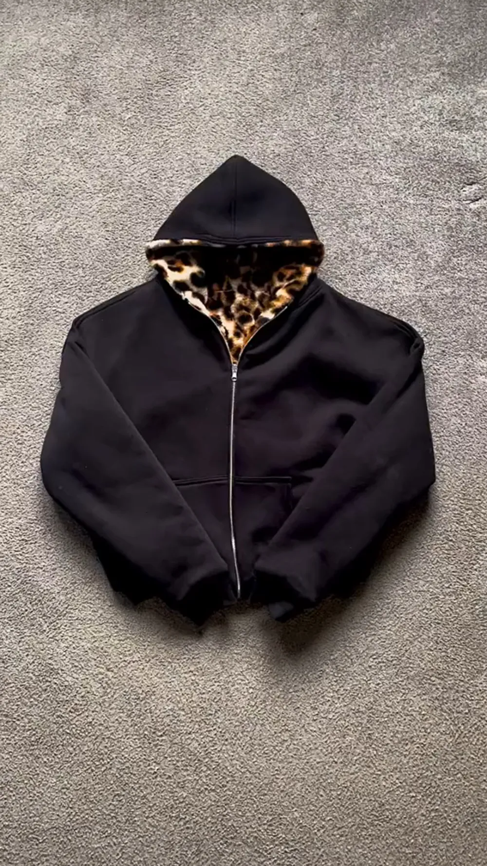 [Preorder]REVERSIBLE LEOPARD PRINT ZIP HOODIE