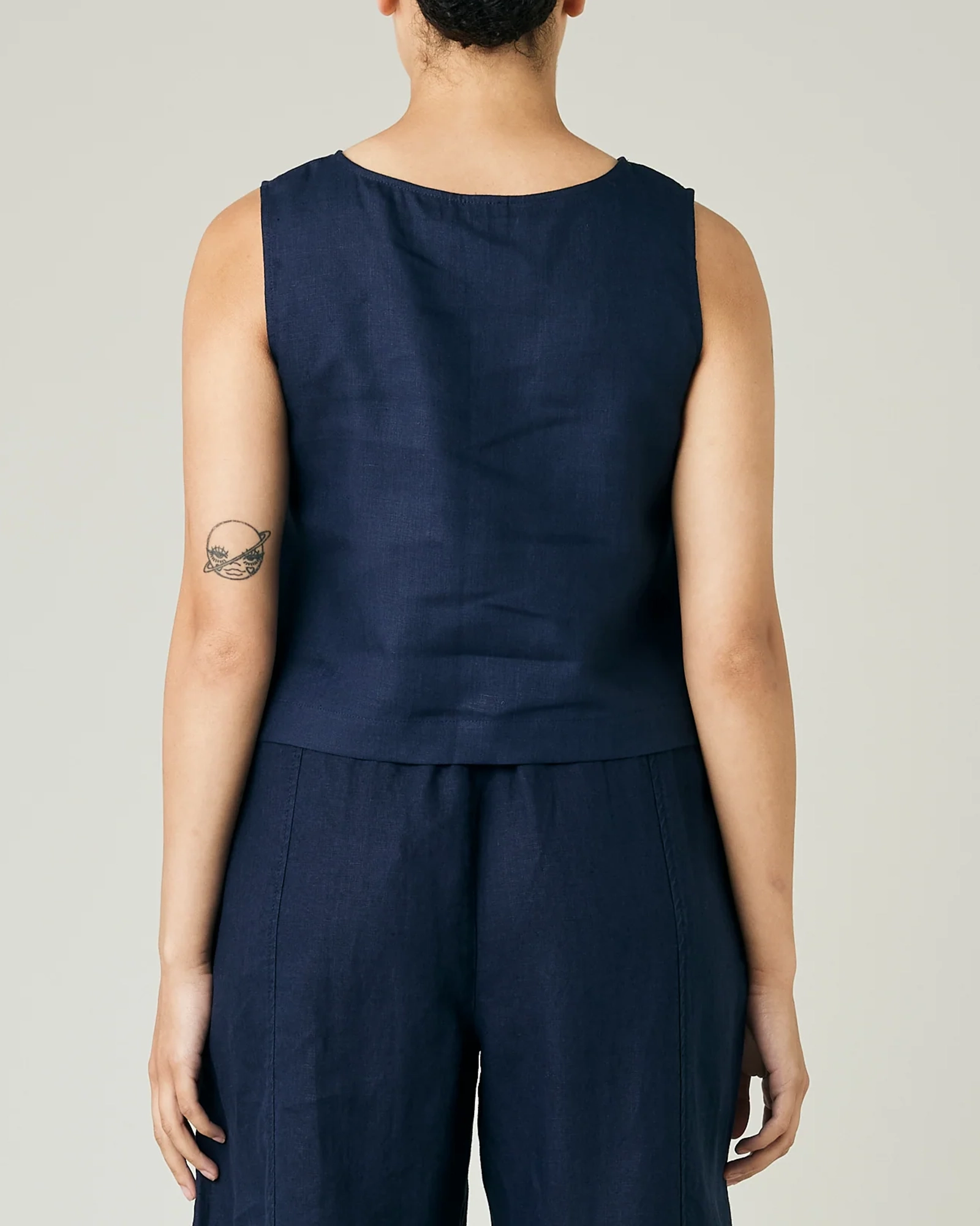 NAVY LINEN TOP