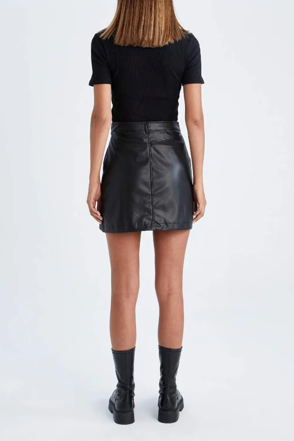 A Cut Faux Leather Normal Waist Mini Knitted Skirt