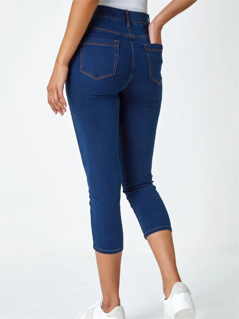 Body-hugging jeans