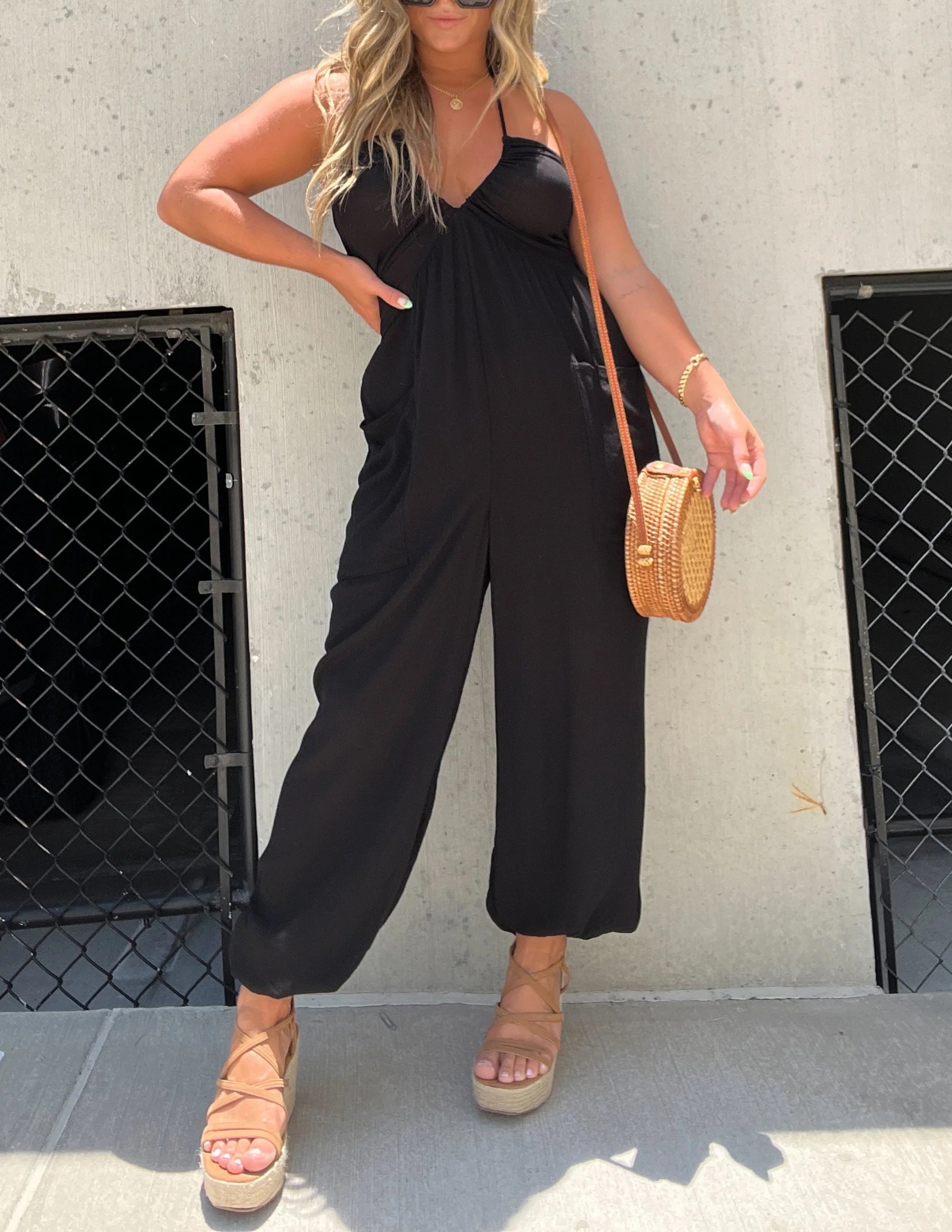 Hanging neck open back jumpsuit loose casual jumpsuit