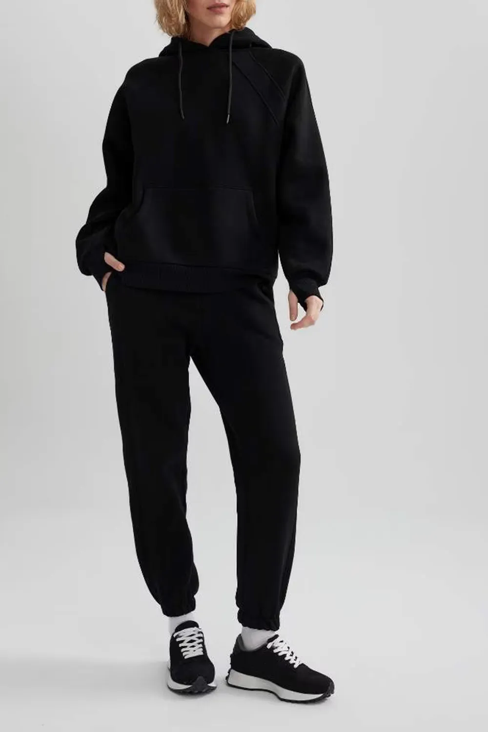 Standard Fit Double Pocket Thick Sweatshirt Fabric