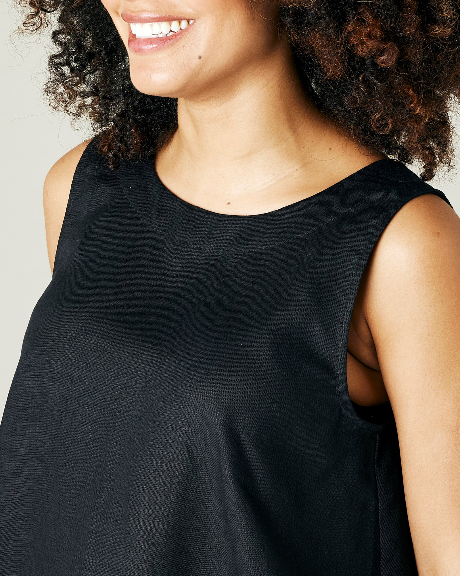 TARA BLACK LINEN TOP