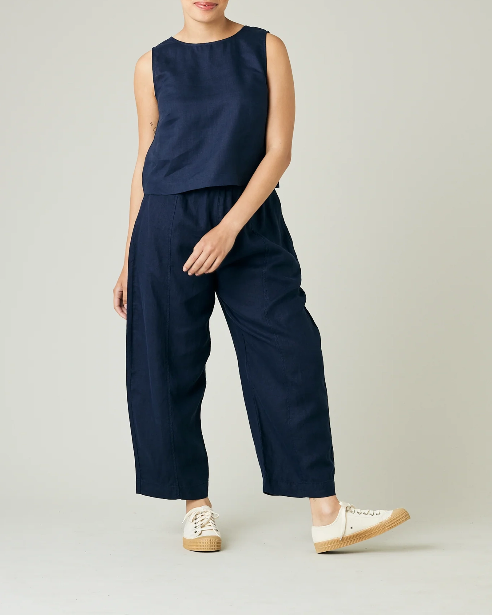 NAVY LINEN TROUSERS