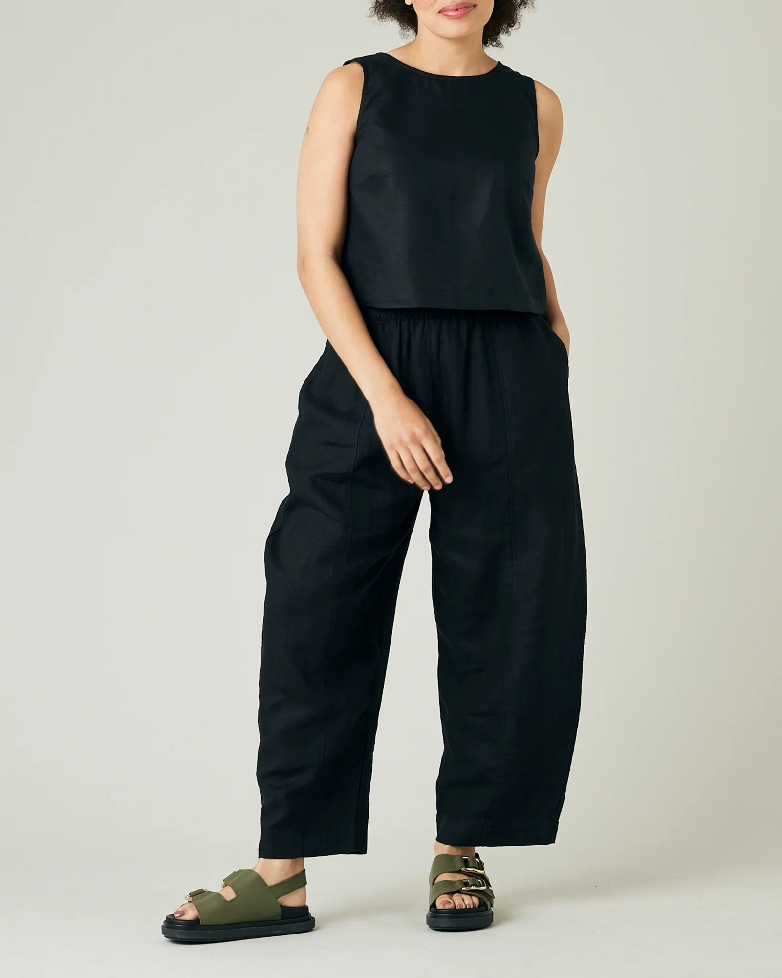 BLACK LINEN TOP