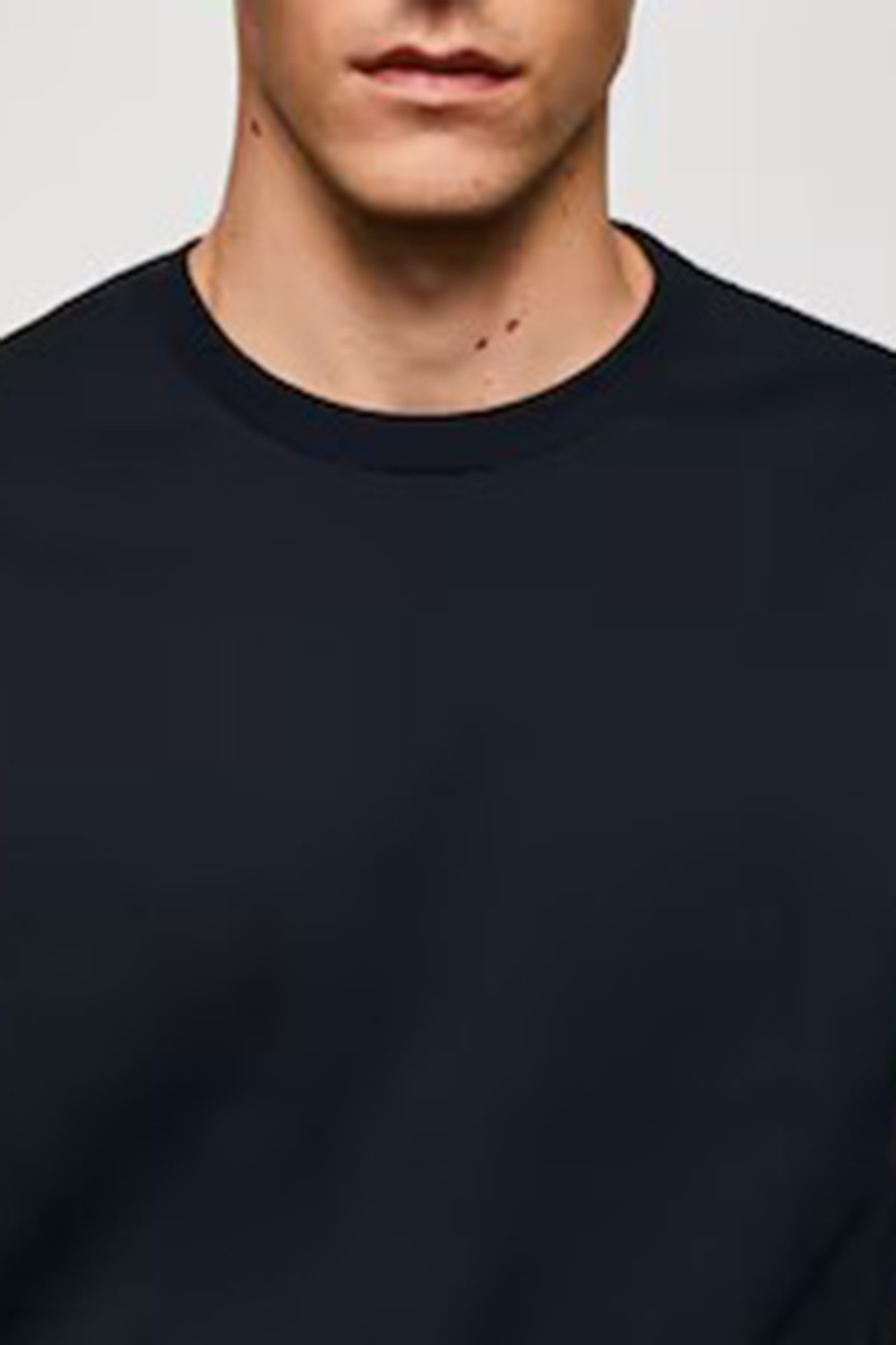 Rounded Neck Stretch T-shirt