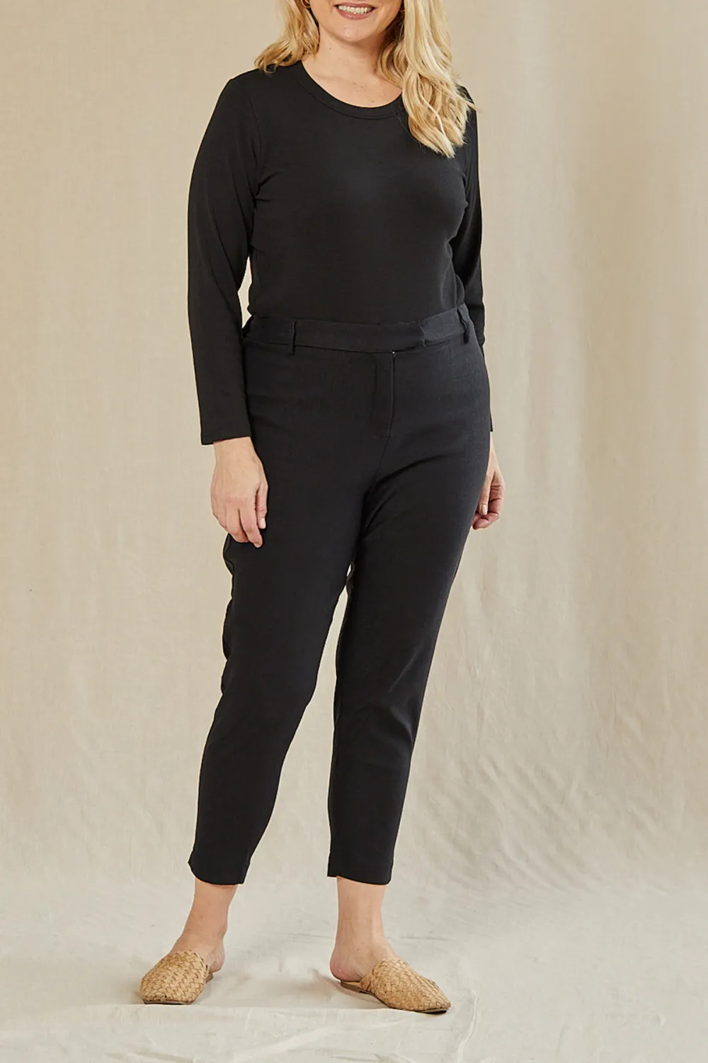 Ponte Straight Leg 7/8 Pant in Black