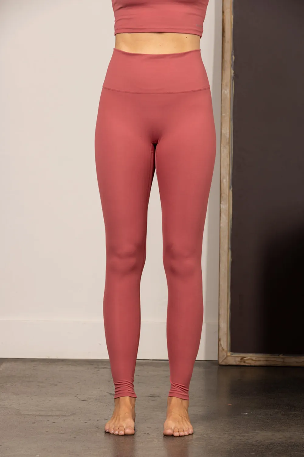 MAGENTA HIGH-RISE LEGGINGS