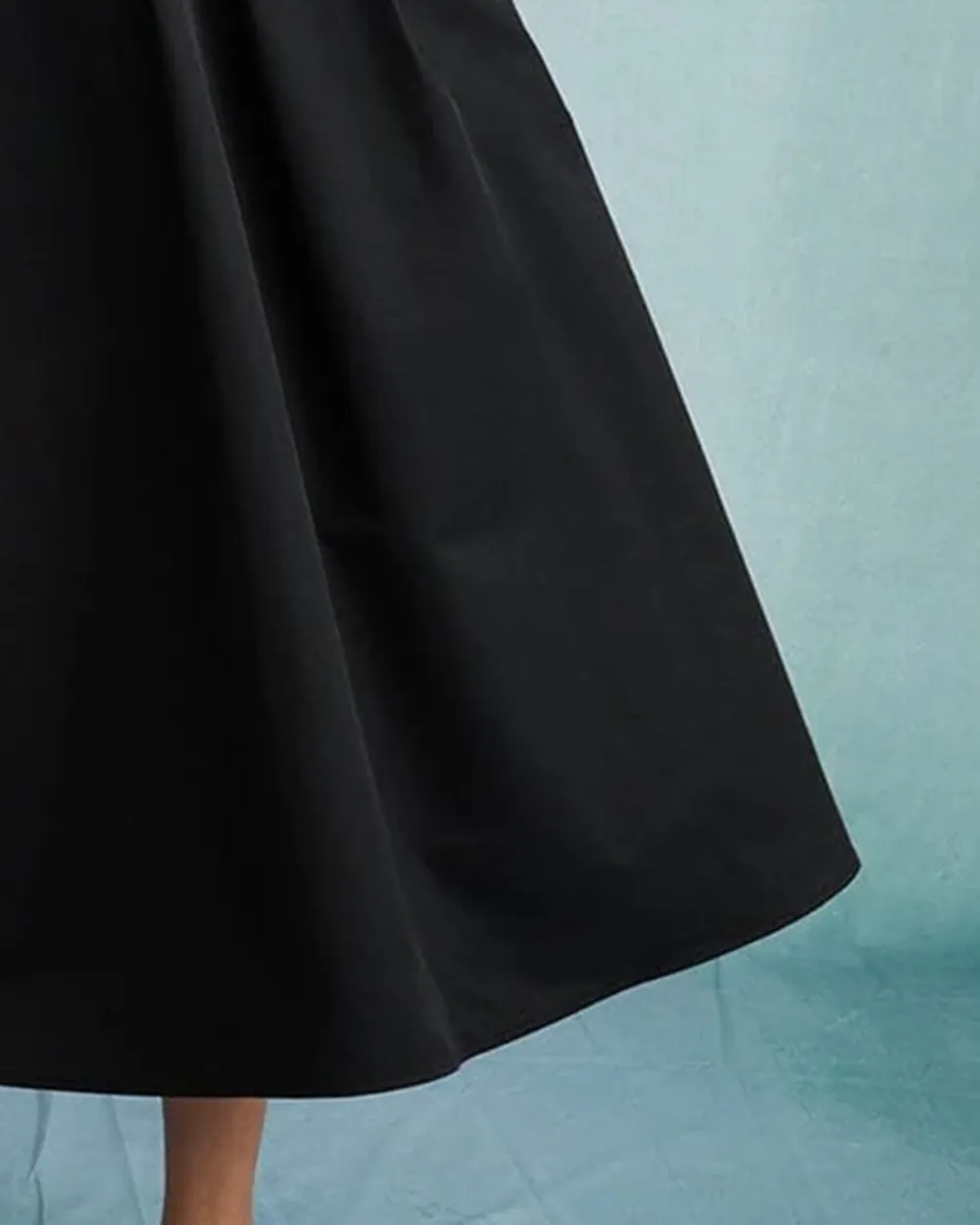 Simple pure black comfortable skirt