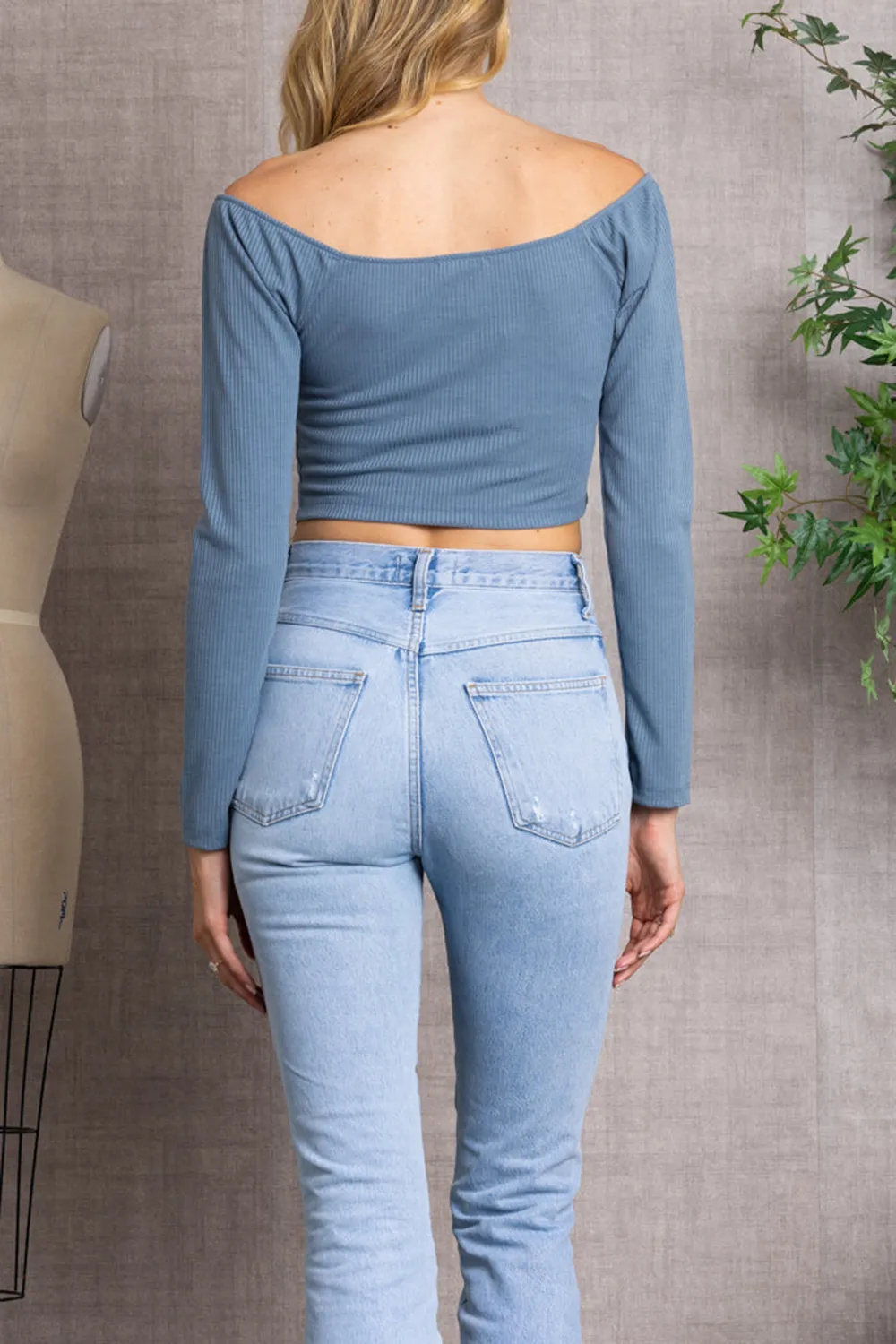 BLUE SPRUCE RIBBED LONG SLEEVES V-CUT HEMLINE CROP