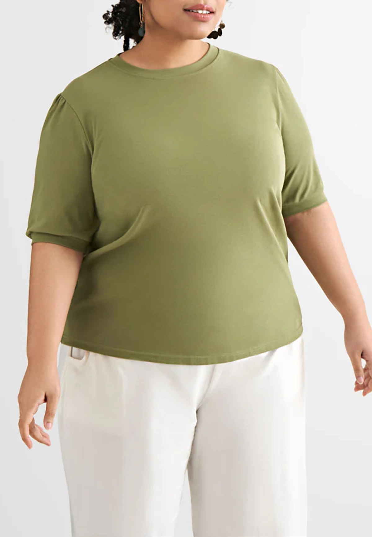 Comfortable loose-fitting top with mid-length sleeves