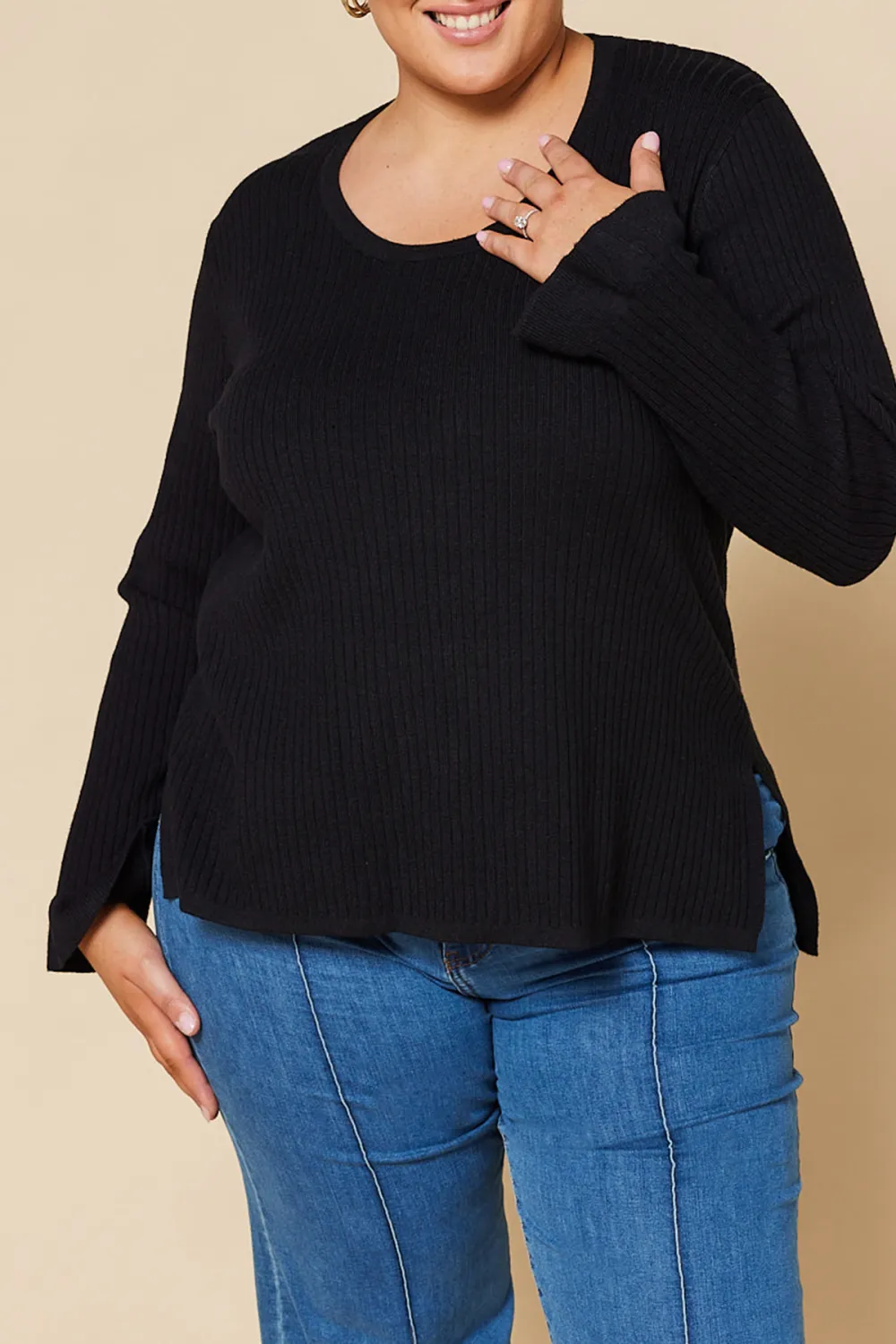 Long Sleeve Knitted Top In Black