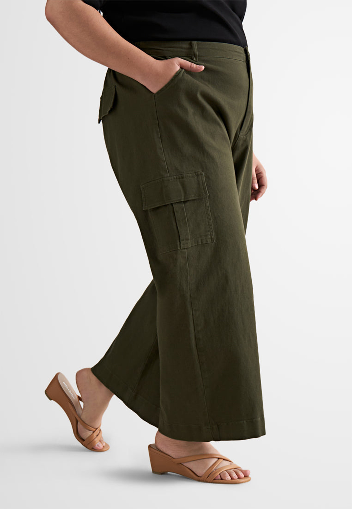 Wide Leg Pocket Cargo Pants