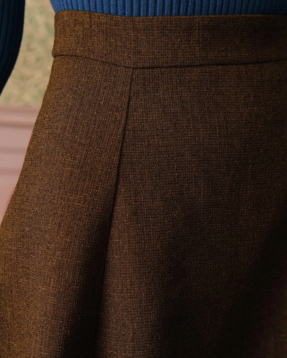 Brown mid-length intellectual skirt