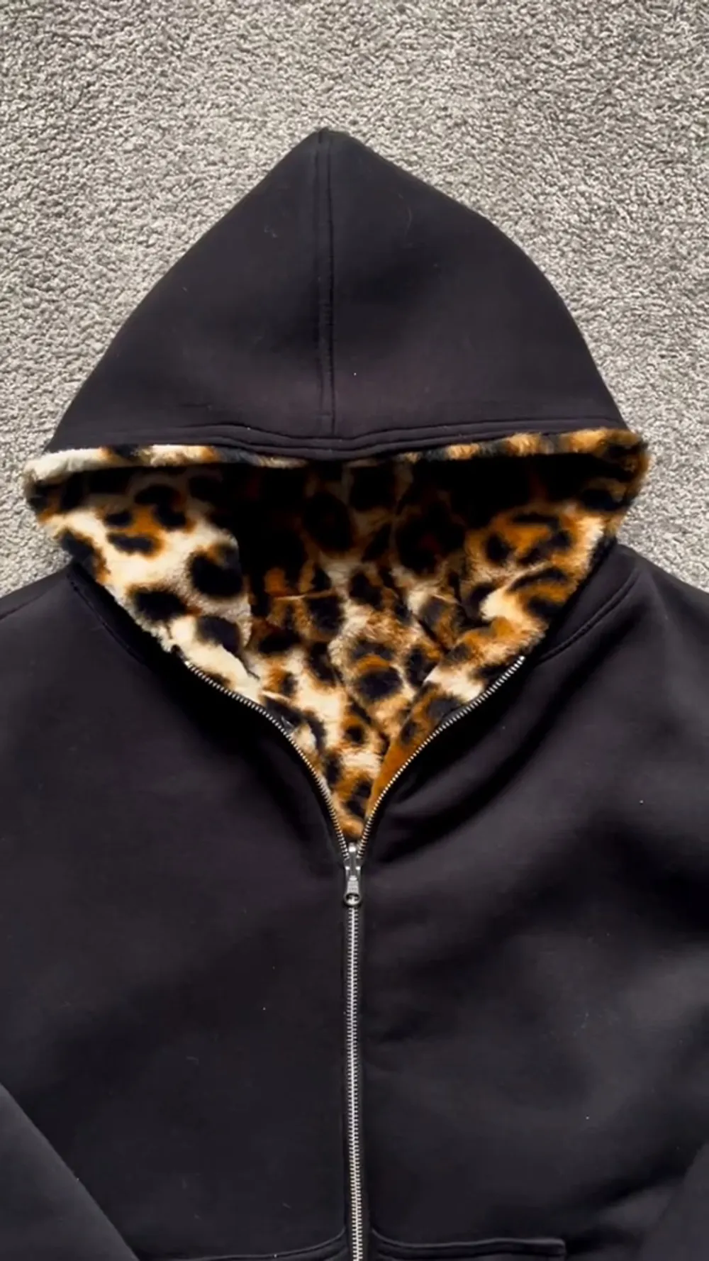 [Preorder]REVERSIBLE LEOPARD PRINT ZIP HOODIE