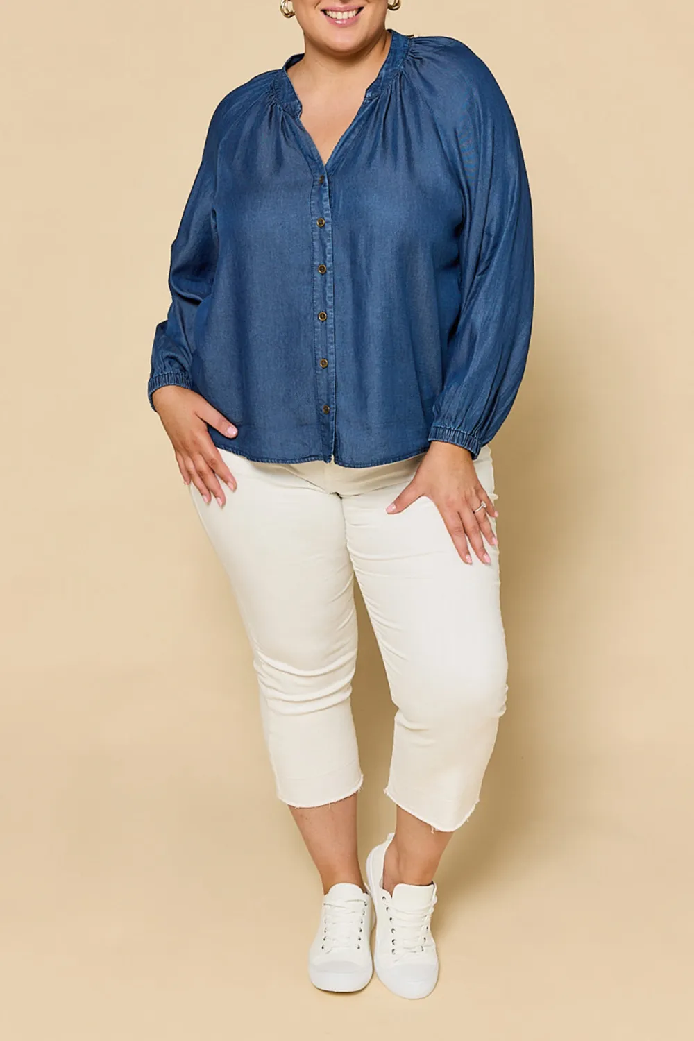 Kitty Shift Tencel Top In Mid Wash