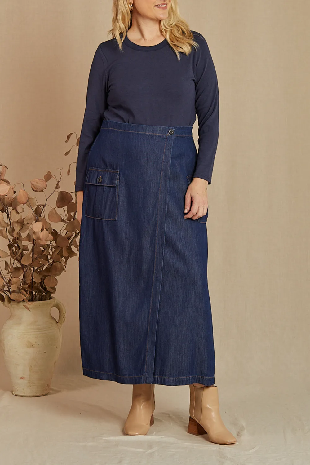 Charley Pocket Skirt in Dark Wash