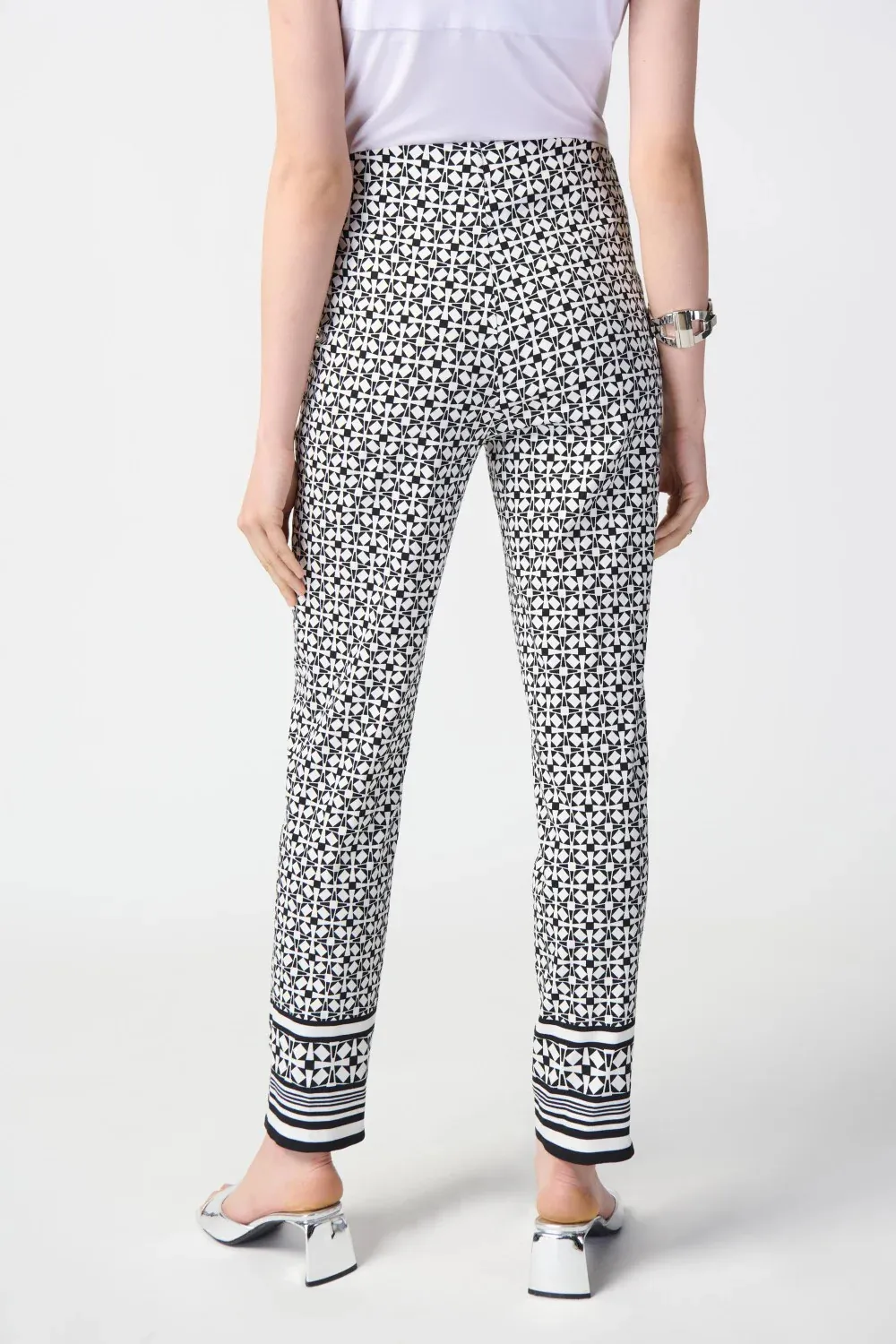 Geometric Print Millennium Pull On Pants