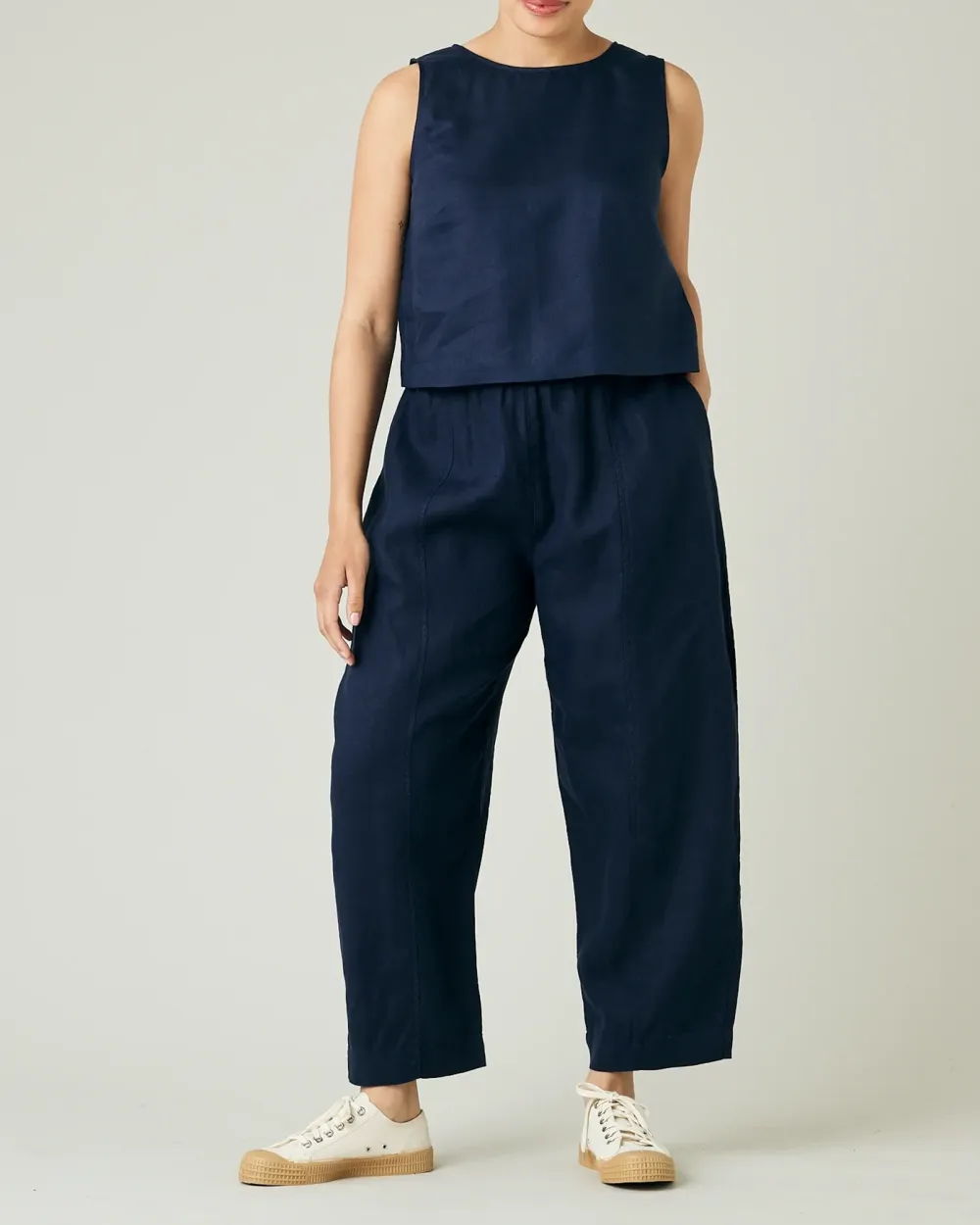 NAVY LINEN TOP