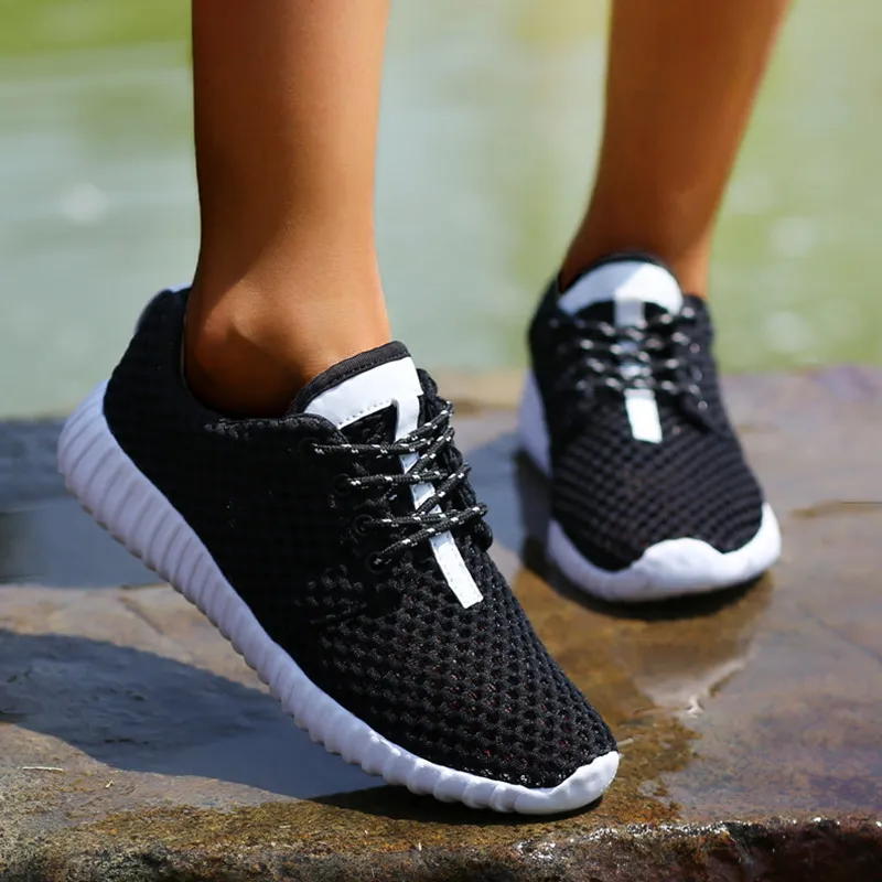 Womens Slip On Walking Shoes Non Slip Running Shoes Breathable Lightweight Sneakers