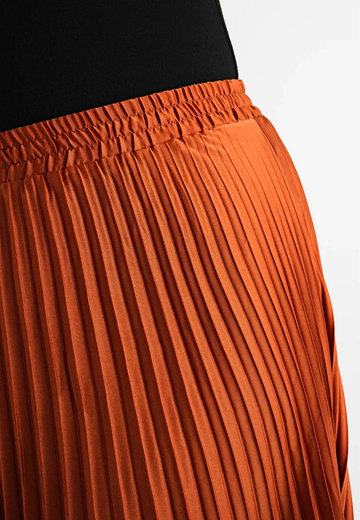 Oversized Smooth Pleated Skirt