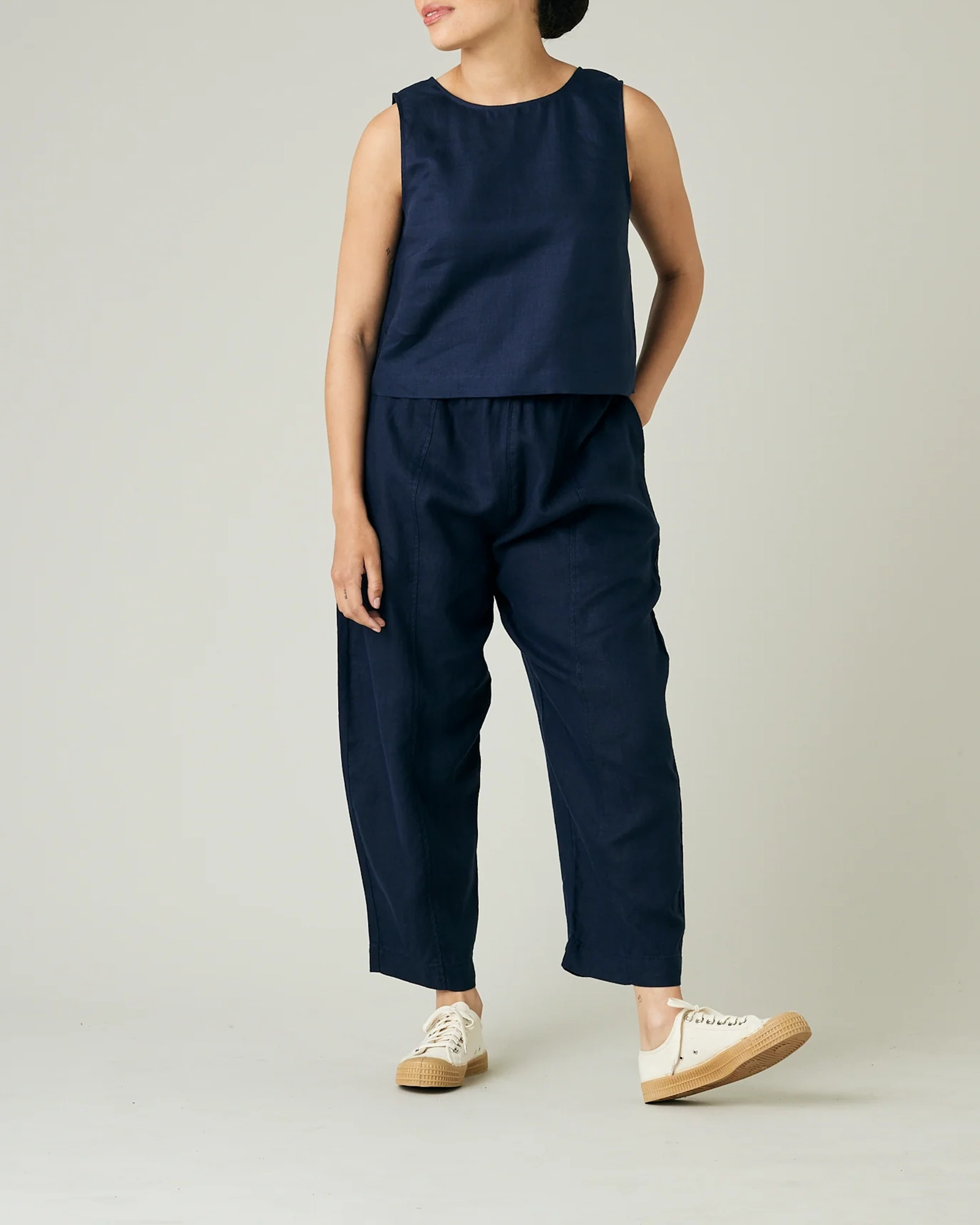 NAVY LINEN TROUSERS