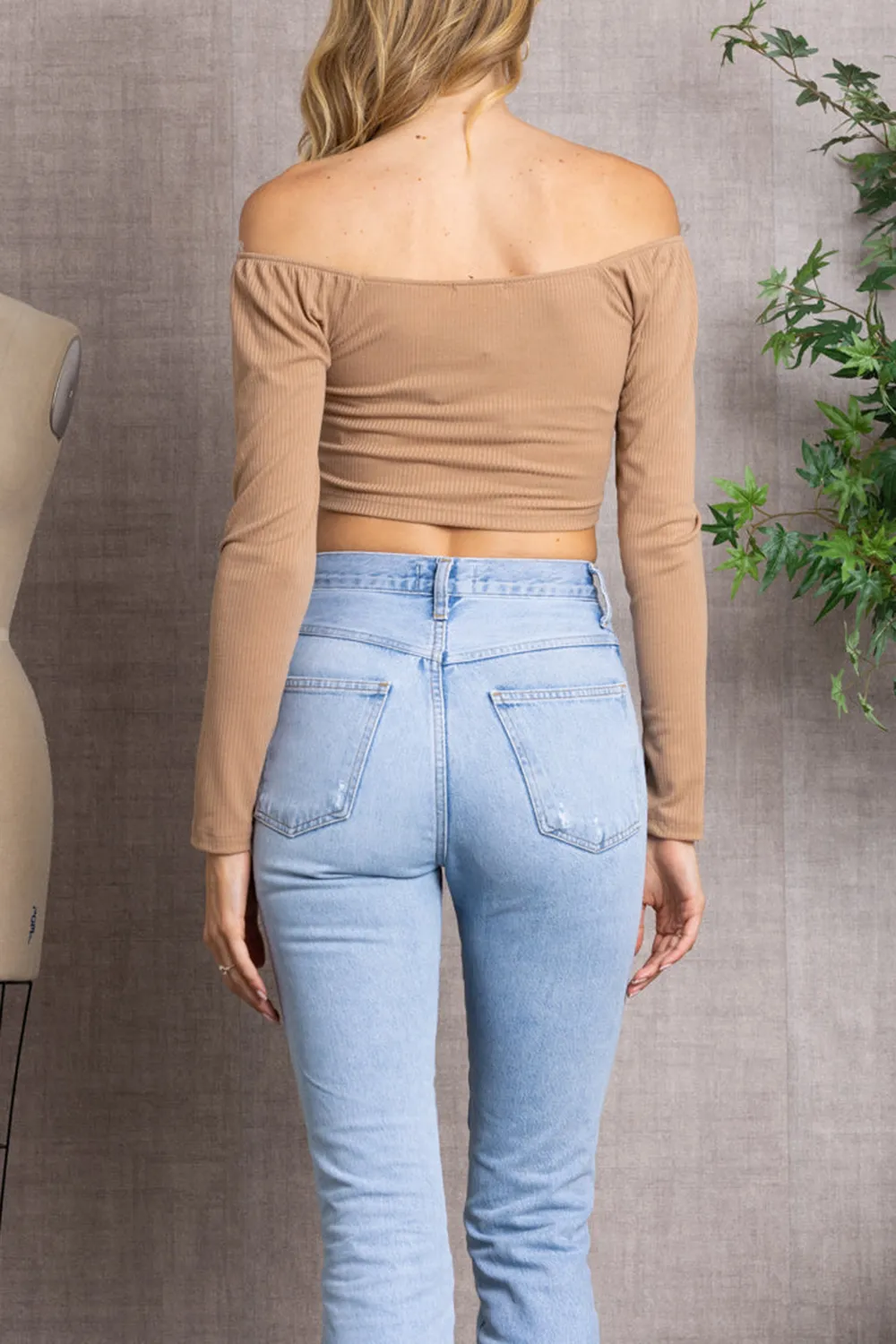 OLIVE SPRUCE RIBBED LONG SLEEVES V-CUT HEMLINE CROP