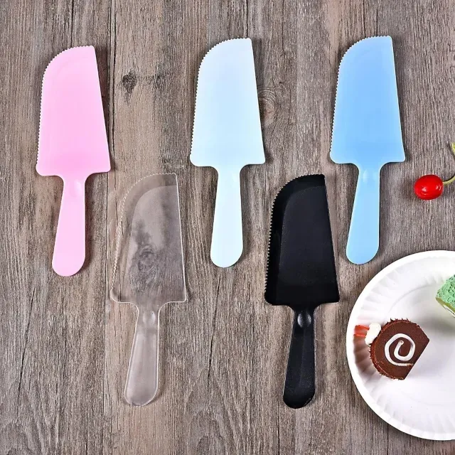 TorSor 20 Pack Disposable Cake Cutter Slicer Plastic Serrated Cutting Knife Server Spatula Knives Serving Utensils for Pie Pizza Pastry Dessert Bakery