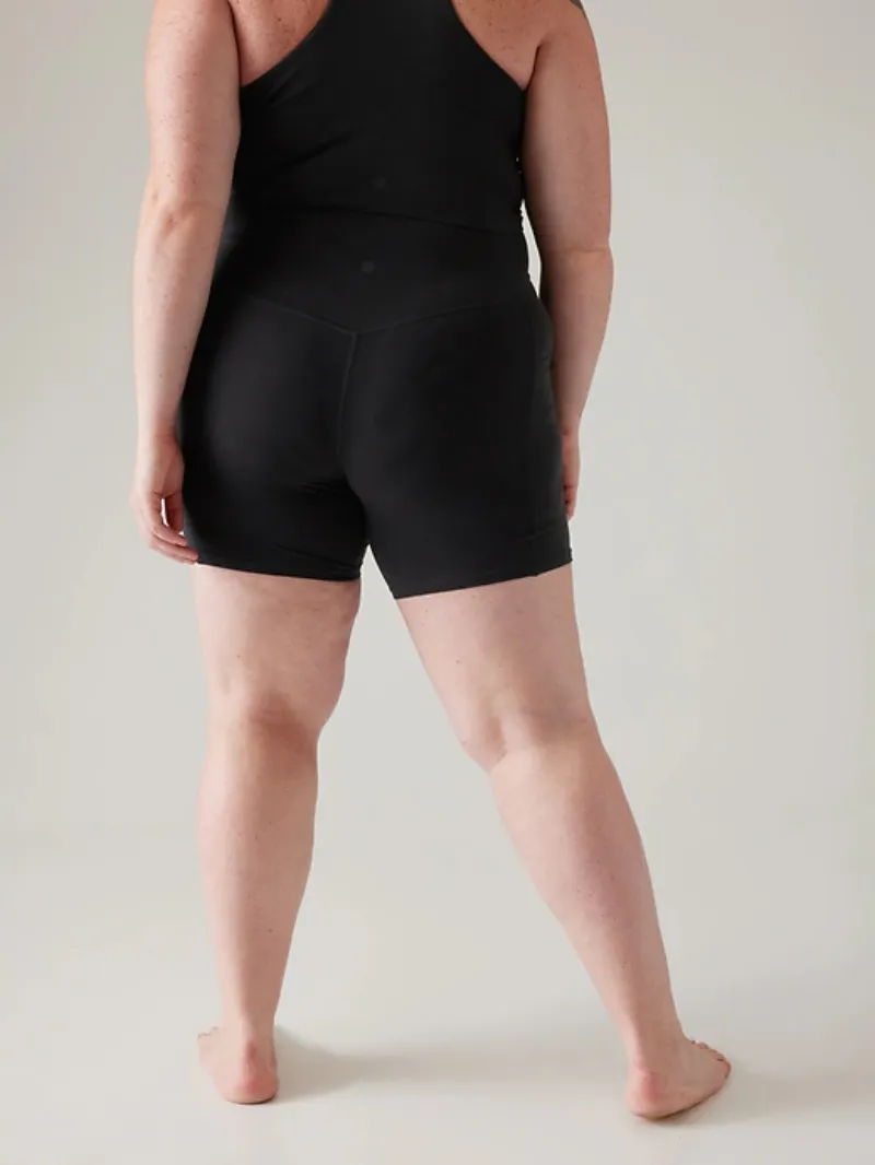 SALUTATION STASH ULTRA HIGH RISE SHORT 7