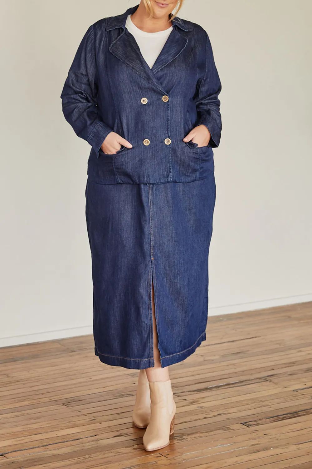 Avalee Tencel Jacket In Dark Wash