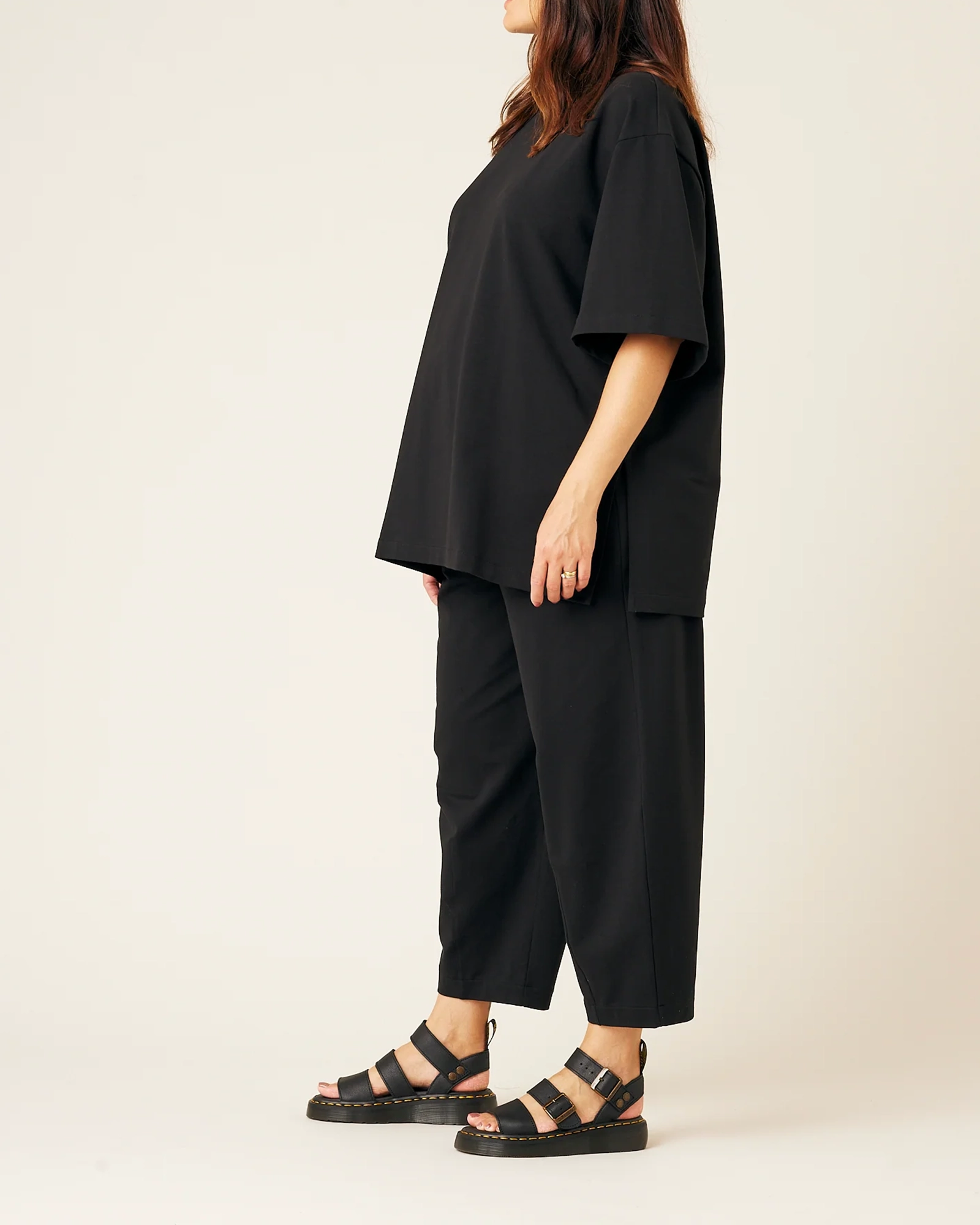 BLACK COTTON JERSEY SHORT DROP SLEEVE TOP