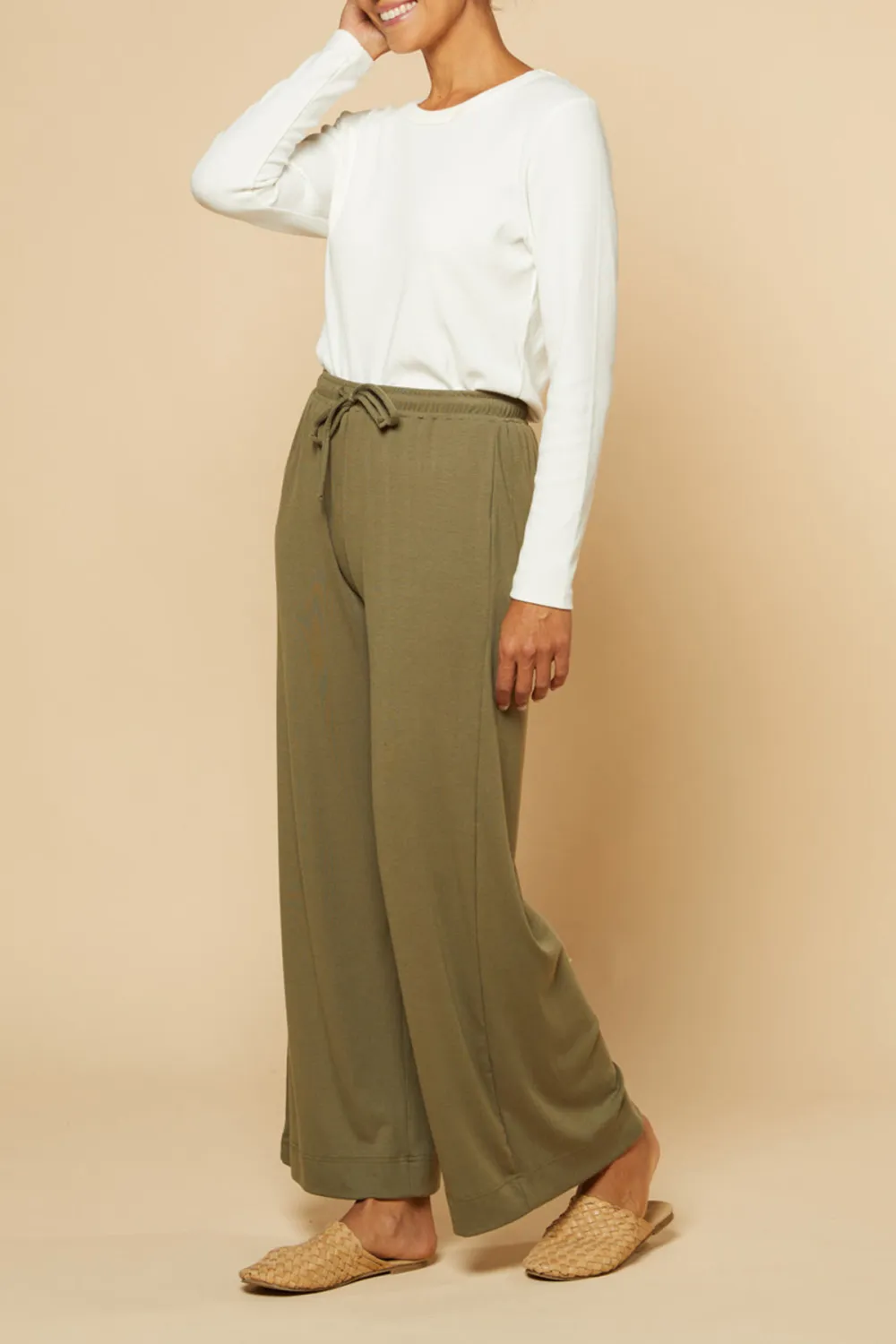 Wide Leg Stretch Pants in Khaki