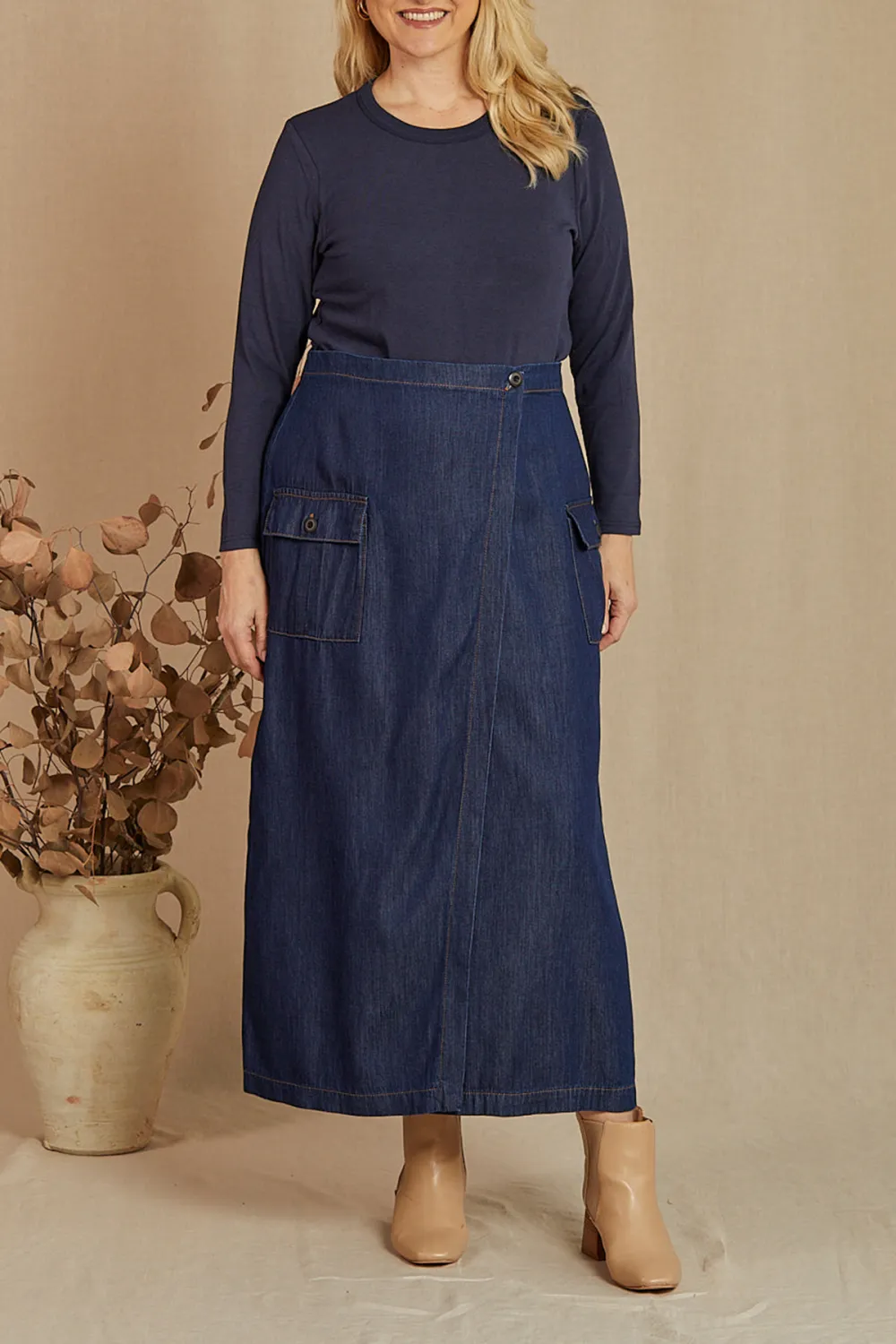 Charley Pocket Skirt in Dark Wash