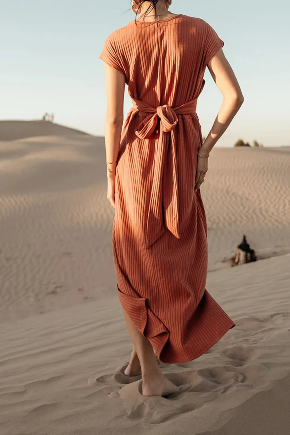 VAEDA RIBBED TIE DRESS IN RUST