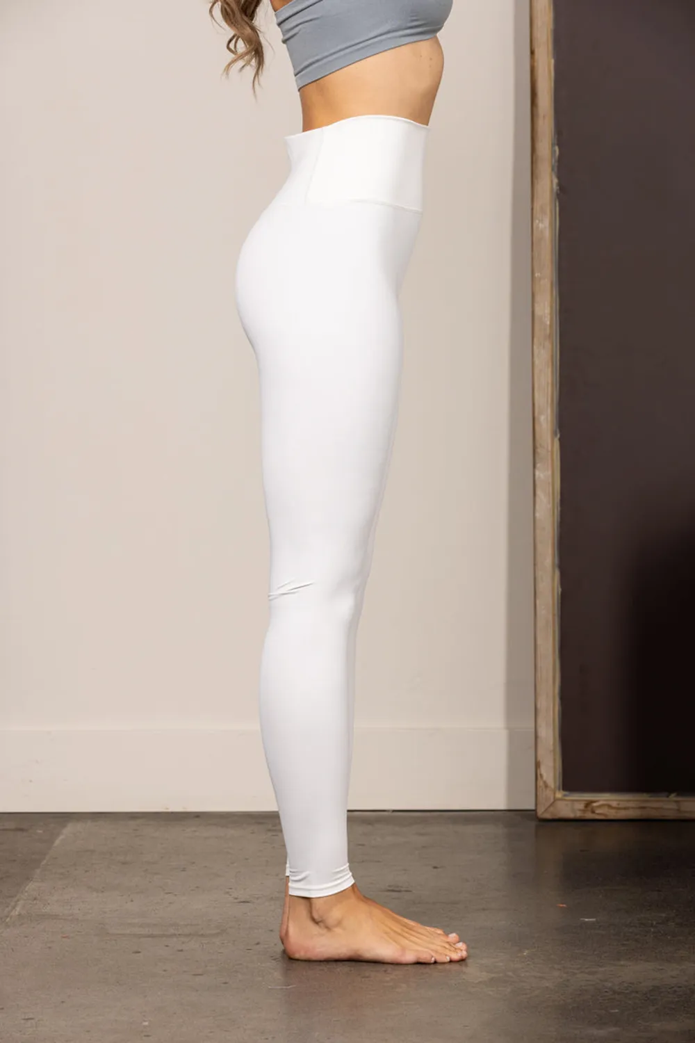 WHITE HIGH-RISE LEGGINGS