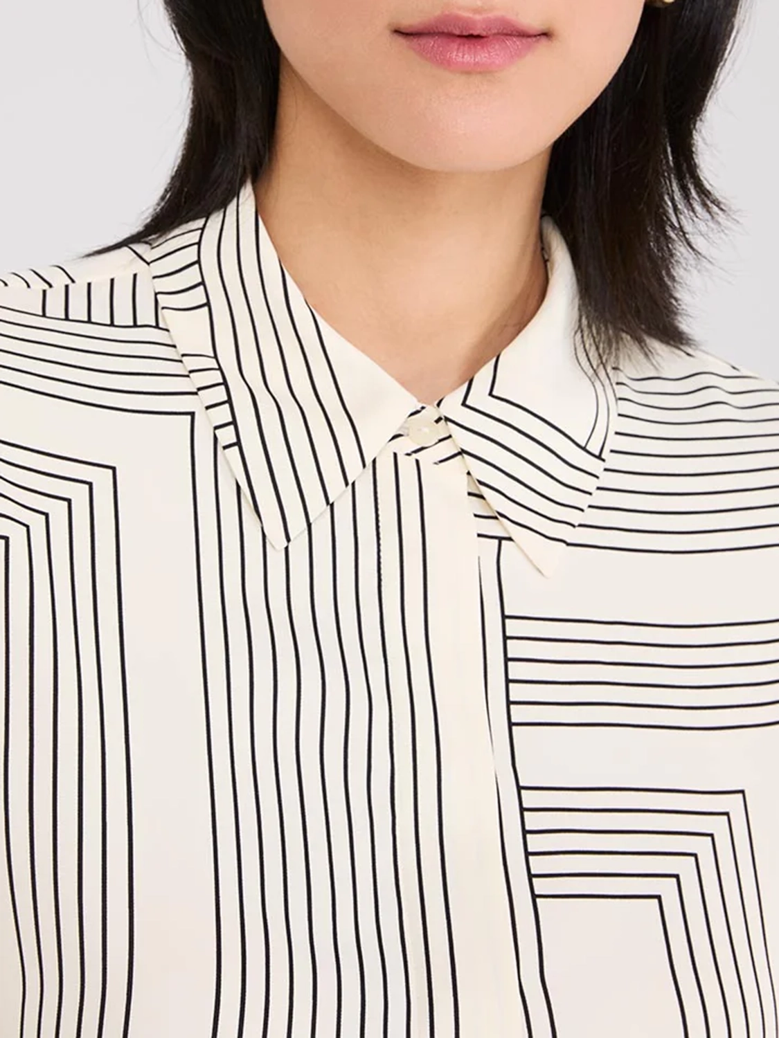 Geo Print Rounded Hem Blouse