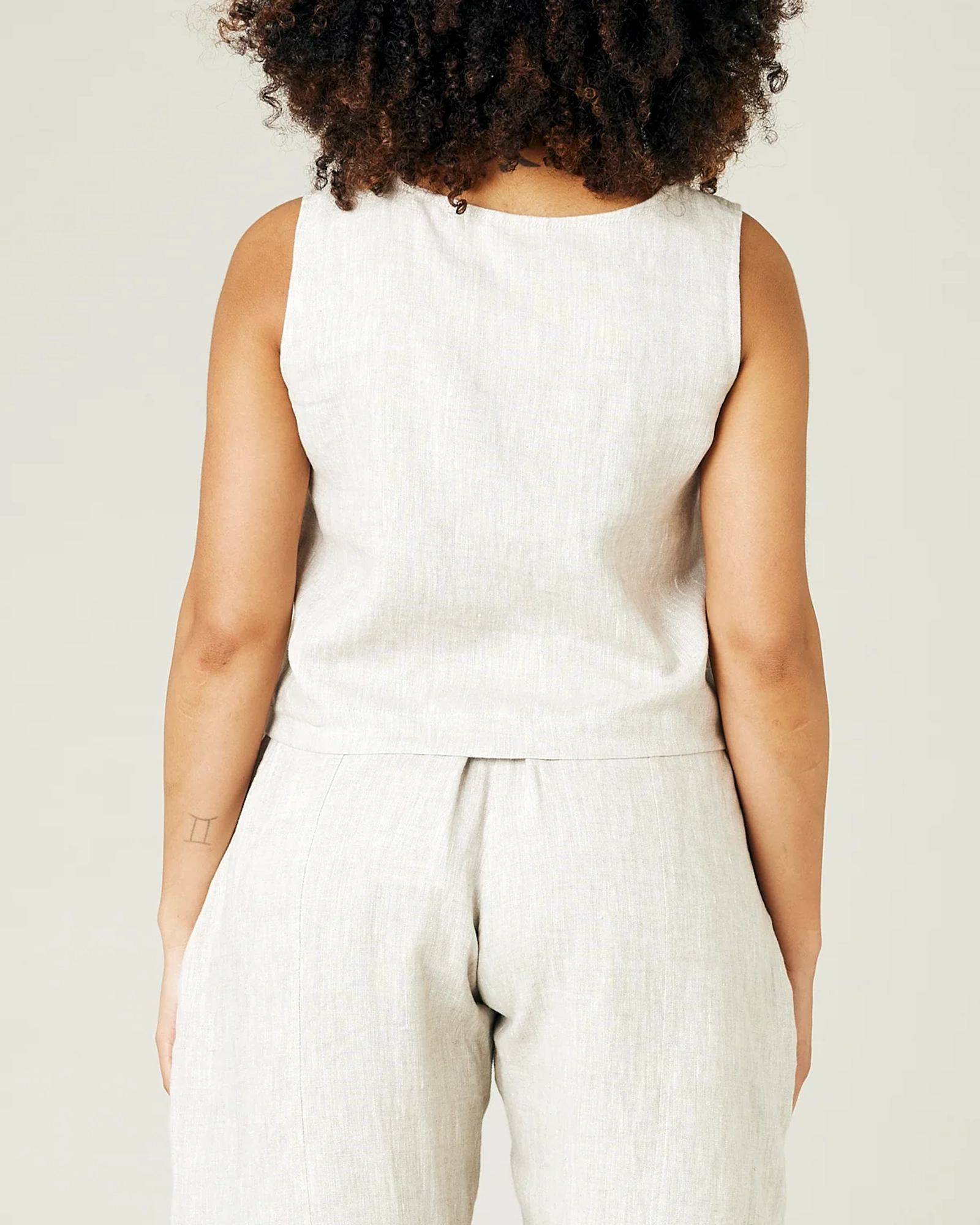 NATURAL LINEN TOP