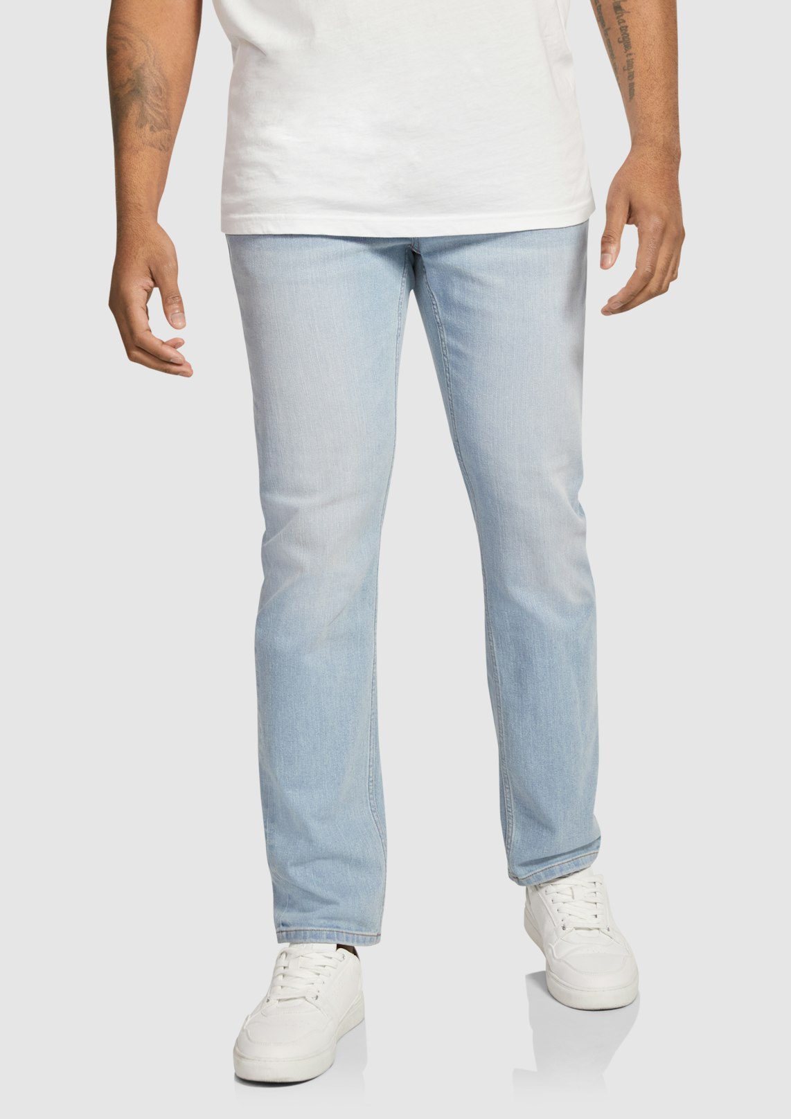 DARK WASH RONNIE TAPERED FIT JEAN