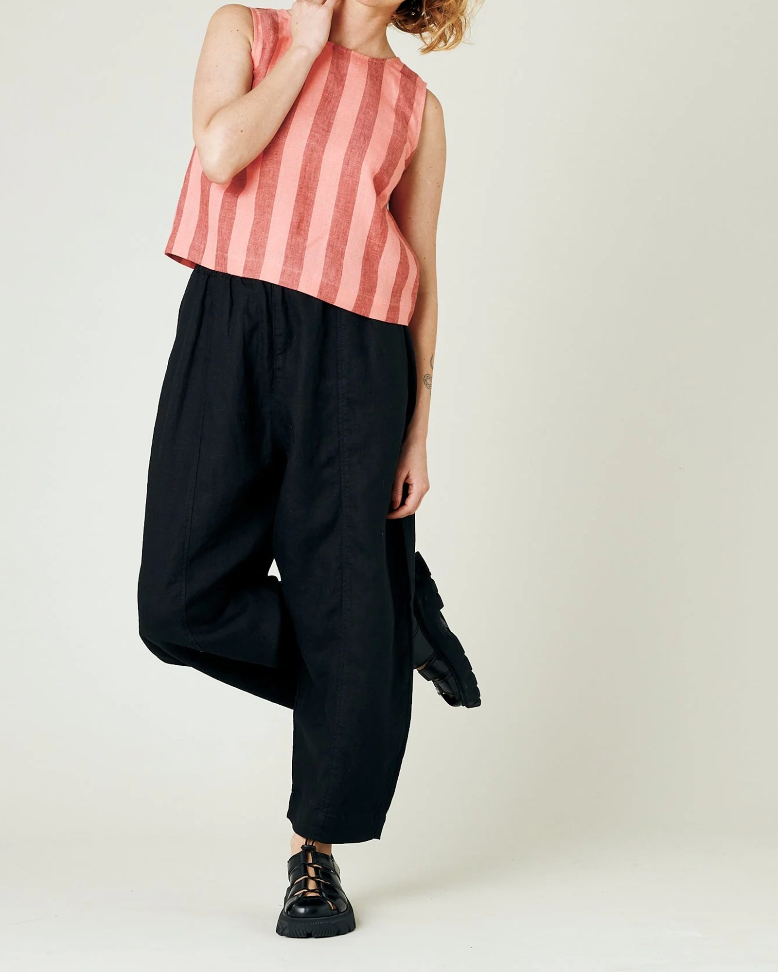 BLACK LINEN TROUSERS