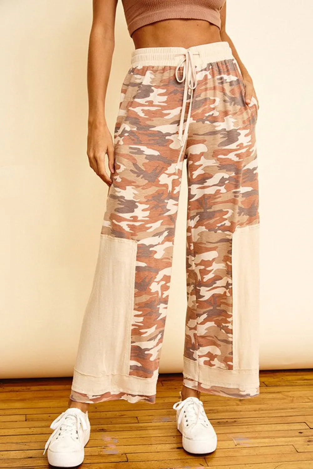 BROWN CAMOUFLAGE PRINT SWEATPANTS