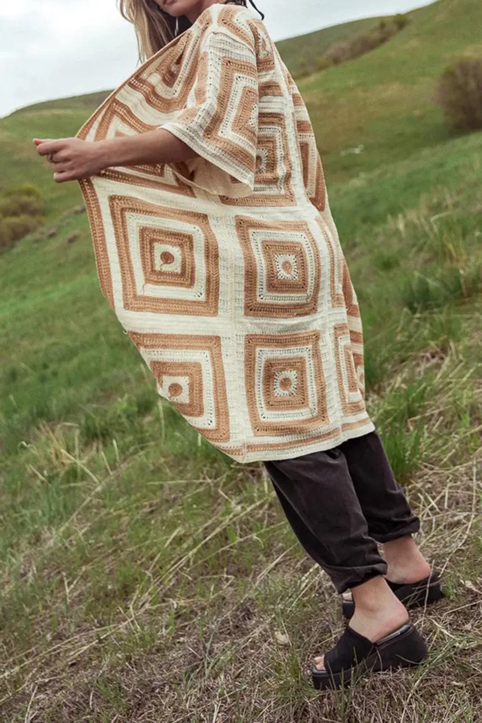 REGIO GEOMETRIC KIMONO IN BEIGE