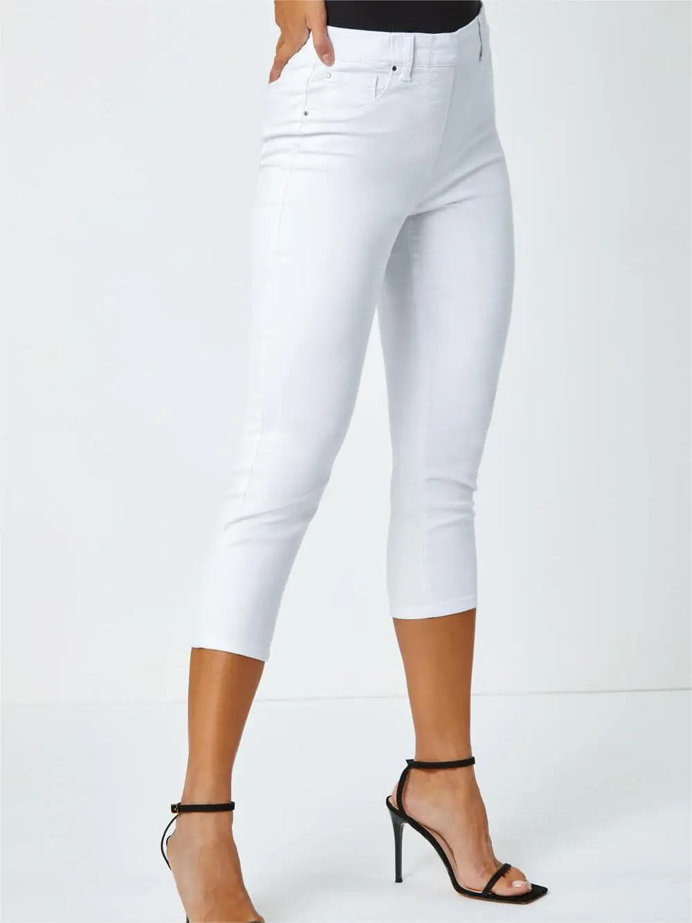 White tight 3-point pants