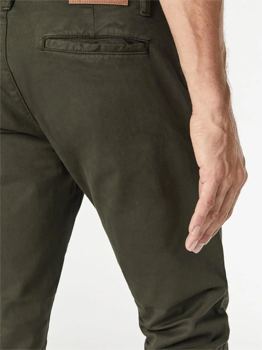 Johhny Slim Leg Chino