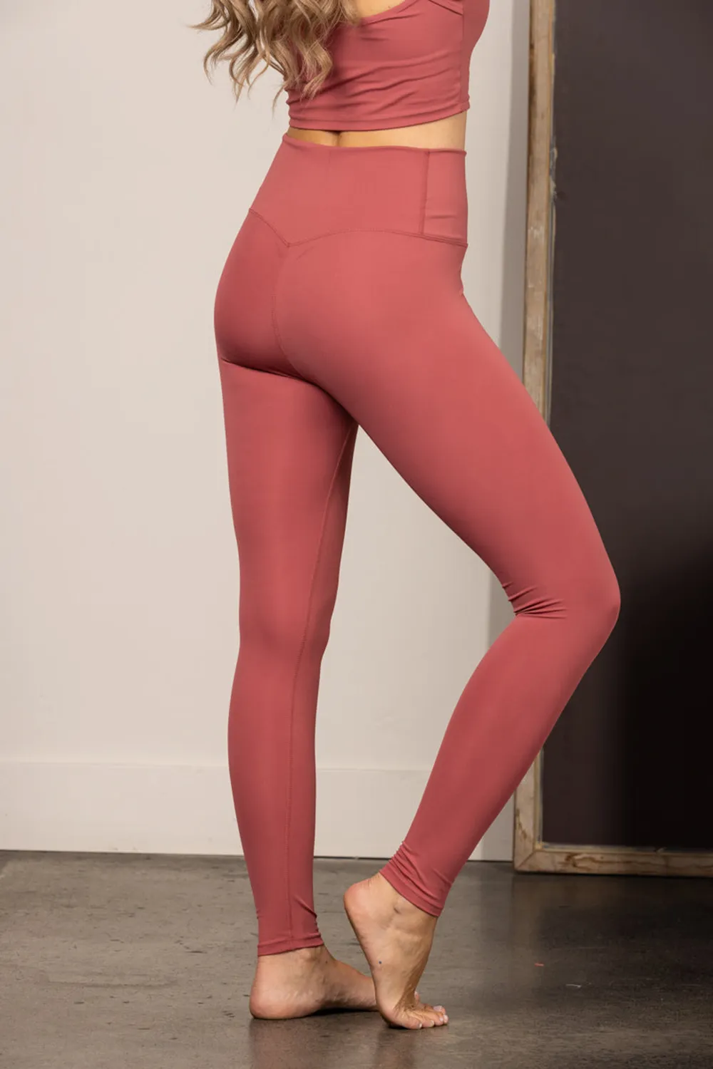 MAGENTA HIGH-RISE LEGGINGS